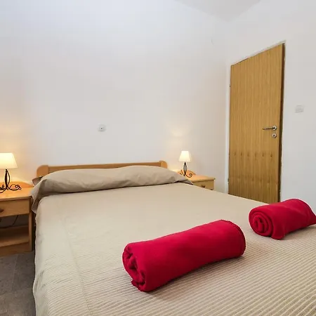 Diljak 1207 Apartamento Murter